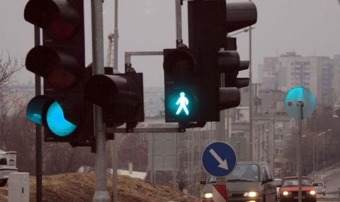 Обрат! Мигащата зелена светлина на светофарите в София остава - 1