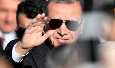 Ердоган покани на чай студенти, които го обидиха - 1