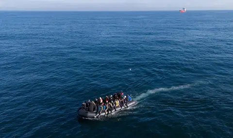 Инцидент с лодка, превозвала мигранти в Средиземно море: Девет души са загинали - 1
