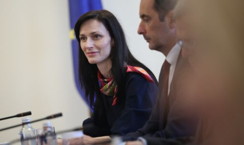 Вицепремиерът Мария Габриел заминава на работно посещение в Брюксел - 1