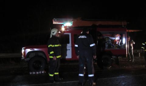 Лек автомобил се разби с бясна скорост на пътя София - Варна - 1