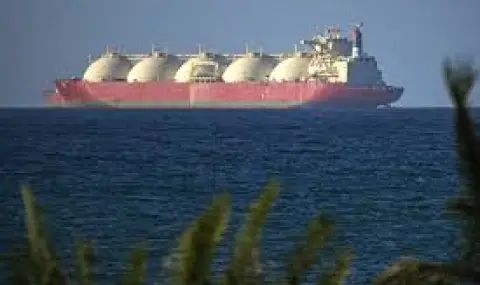 Three crude oil tankers flying the flags of China, Hong Kong and Liberia passed through the Strait of Hormuz  - 1