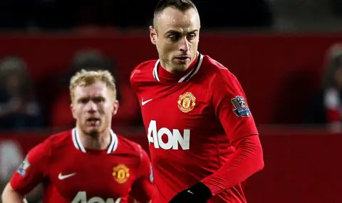 Димитър Бербатов представи новия трети екип на Манчестър Юнайтед - ВИДЕО - 1