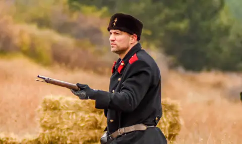 Тервел Пулев сменя боксовите ръкавици с пушка - Боксьорът ще участва във възстановката на Битката при Сливница - 1