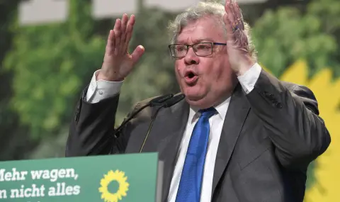 Китай отмени санкциите срещу германски политик - 1