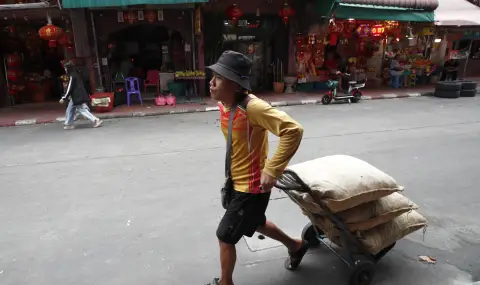 US takes step back from China  - 1