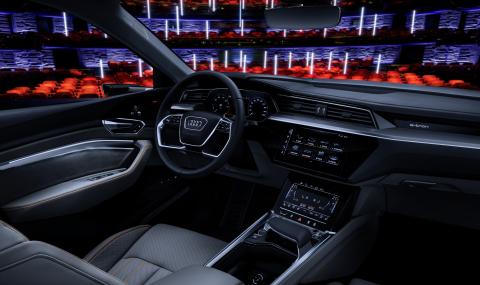 Audi превръща колата в киносалон - 1
