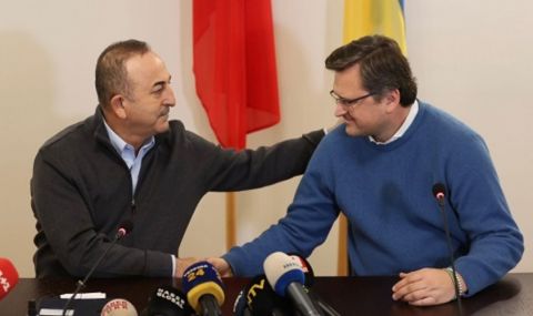 Външните министри на Турция и Украйна обсъдиха ударите по Киев и украинските градове - 1