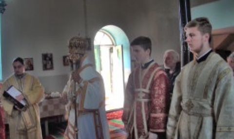 Деца бежанци станаха иподякони в Силистренската епархия - 1