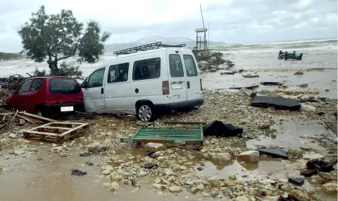 Лошото време блокира Гърция: Корфу и фериботните линии засегнати - 1