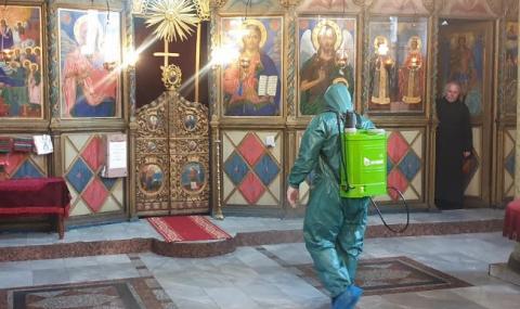 Дезинфекцирани бяха трите църкви във Велинград - 1