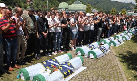 В Босна започна походът в памет на жертвите от Сребреница - 1