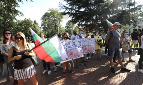 Без блокада на АМ "Тракия", полицията спря камиона с техниката за протеста в София - 1