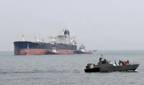 Грешка в разузнаването! Хусите атакуваха танкер с руски петрол - 1