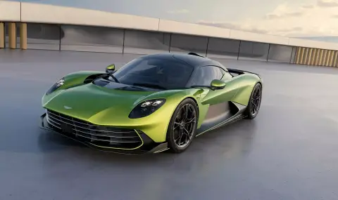 Aston Martin се изправя срещу Lamborghini и Ferrari с Valhalla - 1