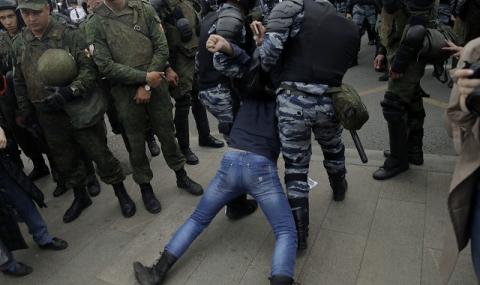 Протести, сблъсъци и задържани в Русия (ВИДЕО+СНИМКИ) - 1