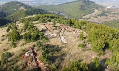 Задържаха двама поляци за иманярство край Рупите - 1