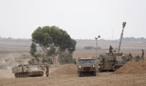 С танкове и пехота! Израелските военни са извършили първите наземни удари в Газа - 1