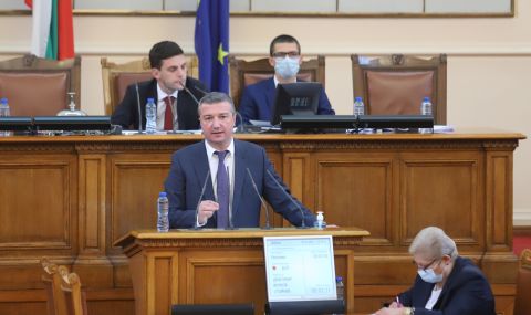 Драгомир Стойнев: С новия бюджет изпълняваме наши социални ангажименти - 1