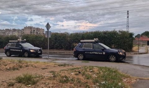 Масов бой с над 100 души в Казанлък, нападнаха и полицаи - 1