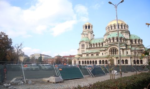 "Св. Александър Невски" тъне в мрак от месеци - 1