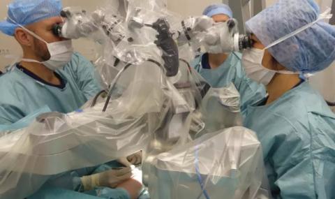 Робот извърши първите микрохирургични операции - 1