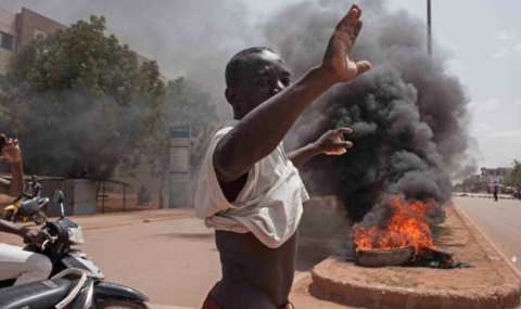 Държавен преврат в Буркина Фасо разпали смъртоносни улични протести - 1
