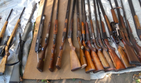 Иззеха 31 пушки, 21 пистолета и 13 000 боеприпаси ᐉ Новини от Fakti.bg -  Крими | ФАКТИ.БГ