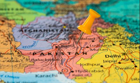 Пакистан: Забранен е вносът на всички несъществени луксозни стоки - 1