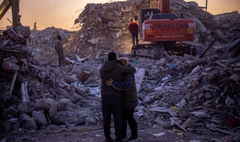 Спасиха жена на 77 години – 212 часа след опустошителното земетресение - 1