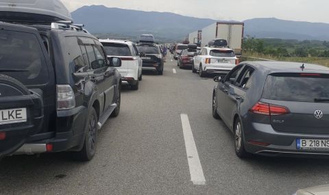 "Гранична полиция": На граничните пунктове с Румъния, Гърция и Сърбия има интензивен трафик - 1