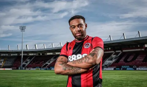 Съдят голямата звезда на Локо София в Англия - 1