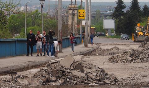 Протест във Варна поиска спешен ремонт на Аспаруховия мост - 1
