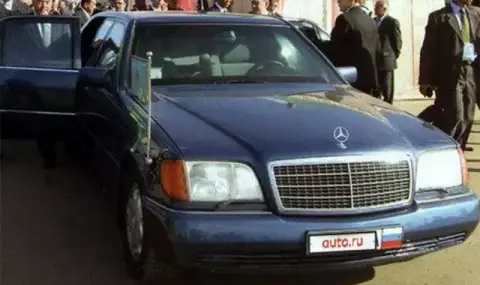 За невероятна цена се продава лимузината Mercedes W140 на Борис Елцин - 1