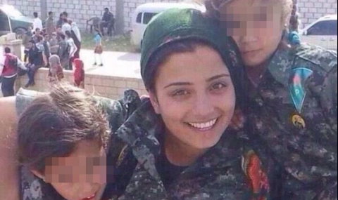 Кюрдска опълченка взриви джихадисти в самоубийствен атентат - 1