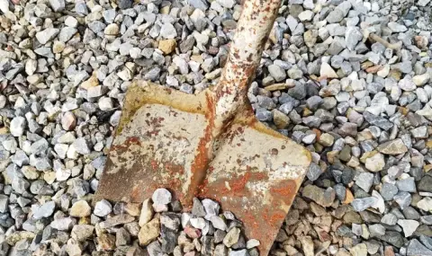 Задържаха кмета от Плевенско, пребил работник с лопата - 1