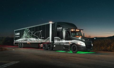 Безпилотен TIR измина 1 450 километра 10 часа по-бързо от конвенционален камион - 1