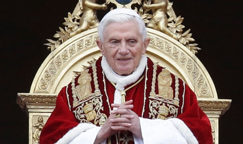 На 19 април 2005 г. Йозеф Ратцингер става папа - 1