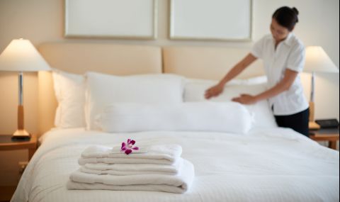 Как в хотелите правят спалното бельо чисто бяло? - 1