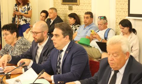 Крачка назад? Асен Василев поиска отнемане на концесията на "Росенец" да стане след изготвяне на доклад - 1