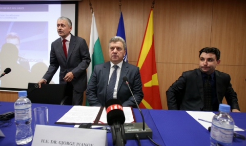 Македонският президент иска нова глава в отношенията с България - 1