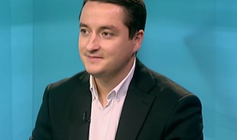 Божанков за МОЧА: Паметник на чужда армия е по-висок няколко пъти от този на Левски в същия град. И разделя народа  - 1