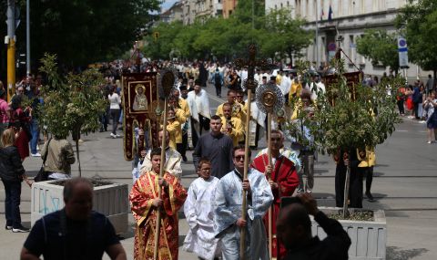 Мощите на светите братя Кирил и Методий пристигнаха в София  - 1