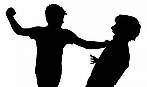 12-годишен потроши връстник в училище - 1