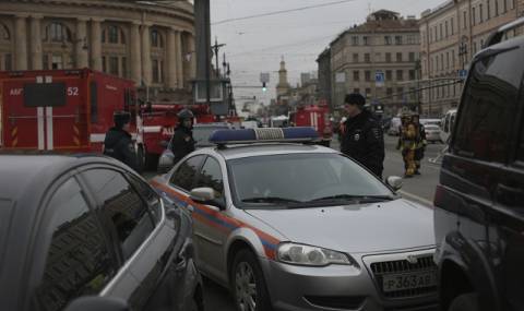 Сигнал за бомба затвори метростанции в Санкт Петербург - 1