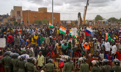 Франция преговаря с представители на Нигер за изтеглянето на свои войници - 1