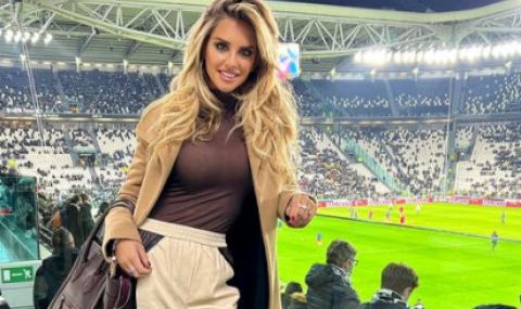 Италианска спортна журналистка и футболна половинка отново показа сексапил - 1