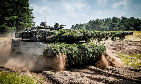 Още една държава въоръжава Украйна с танкове "Леопард 2" - 1