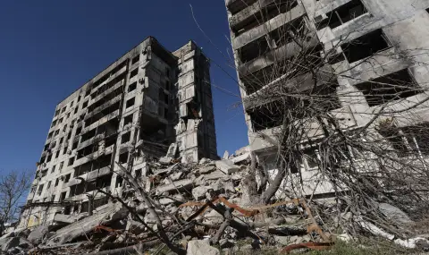 A 98-year-old Ukrainian woman walked 10 kilometers under Russian fire  - 1