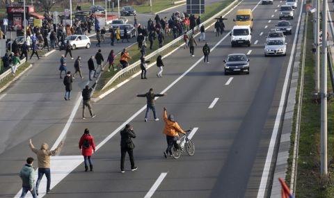 Сърбия очаква големи протести - 1